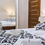 Famixdom Zakopianskie Tarasy Jacuzzi&sauna Centrum アパート ザコパネ
