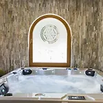 Famixdom Zakopianskie Tarasy Jacuzzi&sauna Centrum ザコパネ