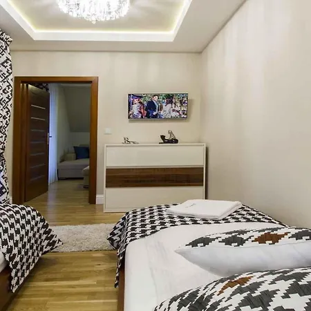 Famixdom Zakopianskie Tarasy Jacuzzi&sauna Centrum